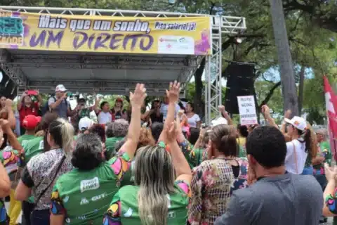 Enfermagem cearense aprova calendário de mobilizações e greve por tempo indeterminado