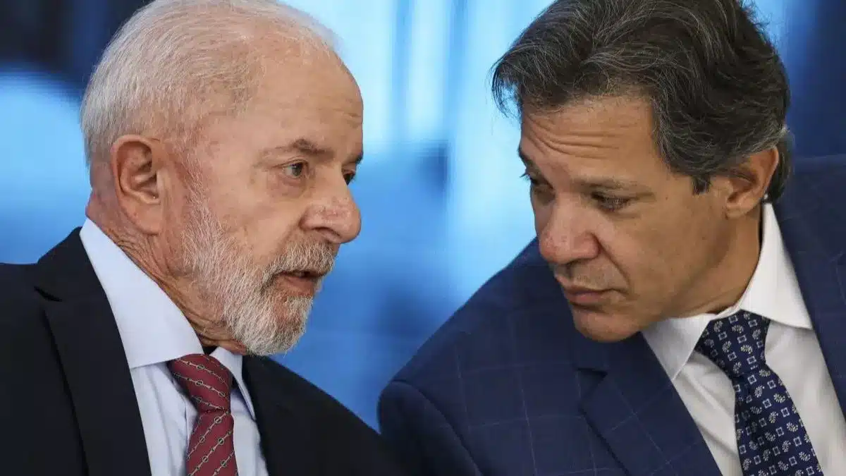 Governo Lula revoga norma do Pix após pressão popular estimulada por Nikolas Ferreira